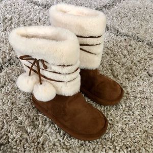 Michael Michael Kors toddler girl winter fuzzy boots size 9